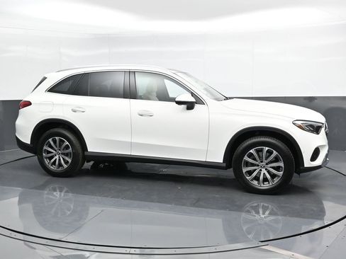 New 2025 Mercedes-Benz GLC 300 4MATIC image 3
