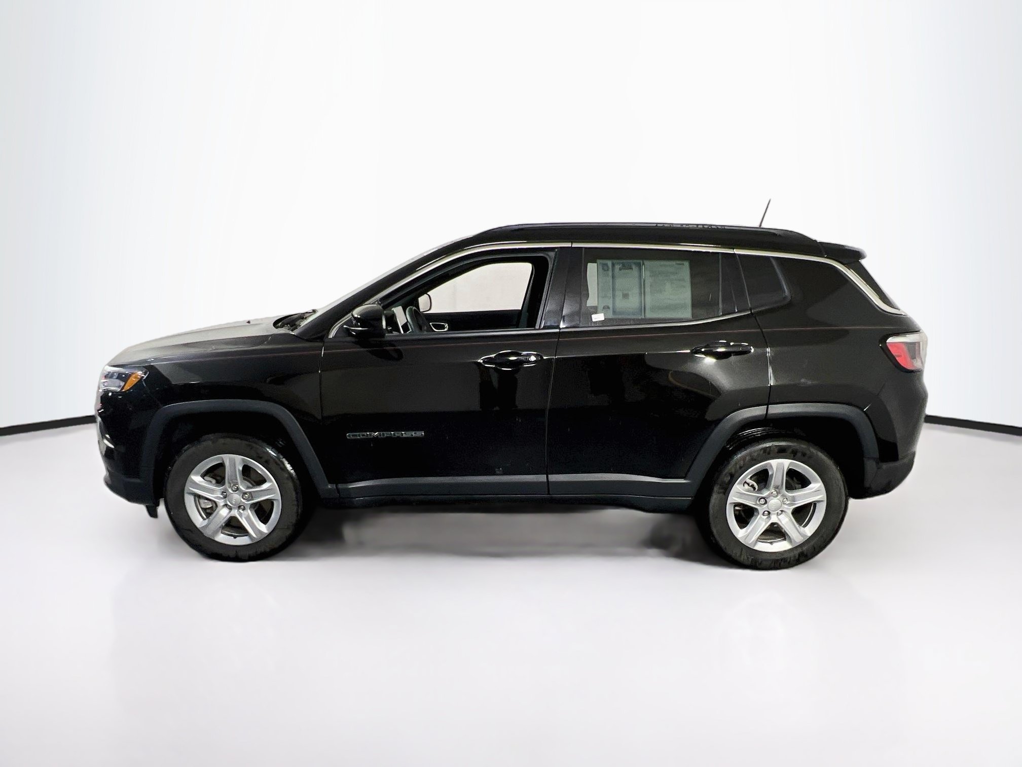Used 2023 Jeep Compass Latitude AWD/4WD image 8