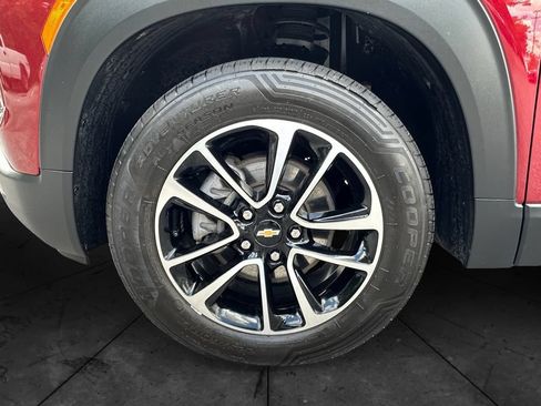 Used 2024 Chevrolet TrailBlazer LT w/ LT Cold Weather Package AWD/4WD image 14