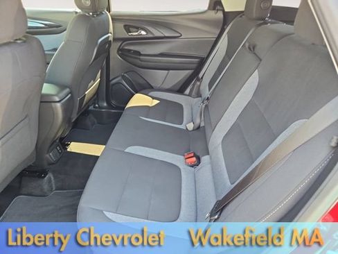 Used 2025 Chevrolet TrailBlazer LT w/ Convenience Package AWD/4WD image 17