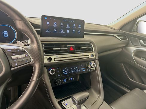Used 2025 Genesis G70 2.5T AWD/4WD image 26