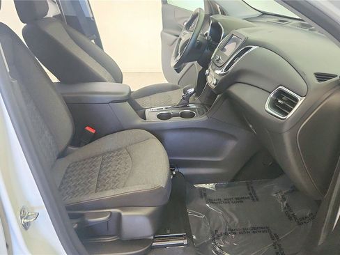 Used 2024 Chevrolet Equinox LT FWD image 34