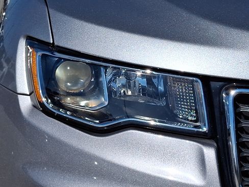 Used 2021 Jeep Grand Cherokee Limited AWD/4WD image 10
