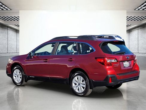 Used 2018 Subaru Outback 2.5i image 9
