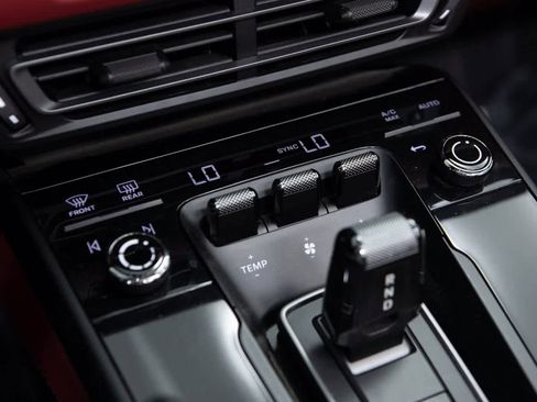 Certified 2024 Porsche 911 Carrera 4 image 26