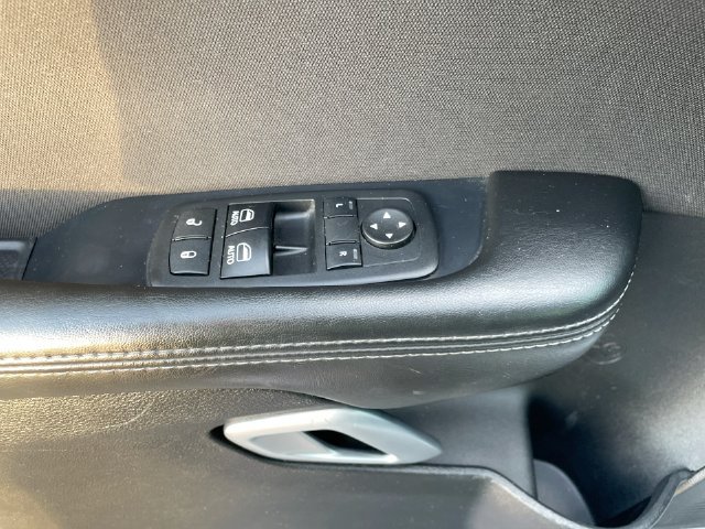 Used 2016 Dodge Challenger R/T RWD image 11