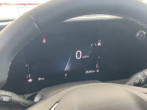 Used 2025 Buick Envista Sport Touring image 38