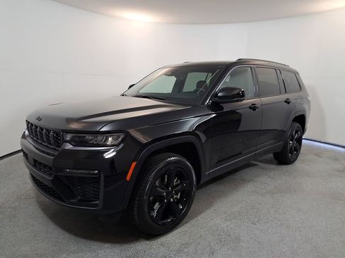 New 2026 Jeep Grand Cherokee L Limited w/ Limited Altitude Package RWD image 3