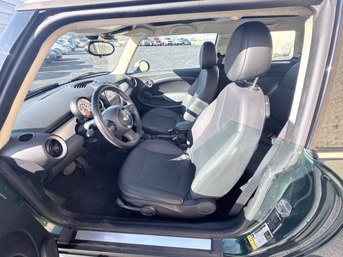 Used 2011 MINI Cooper Hardtop image 10