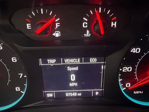 Used 2018 Chevrolet Equinox LT AWD/4WD image 16
