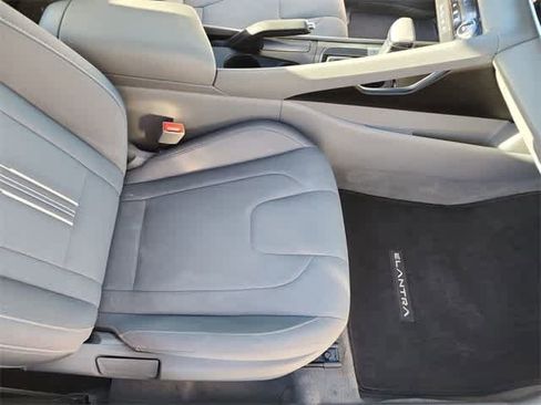 Used 2022 Hyundai Elantra SEL w/ Cargo Package image 19