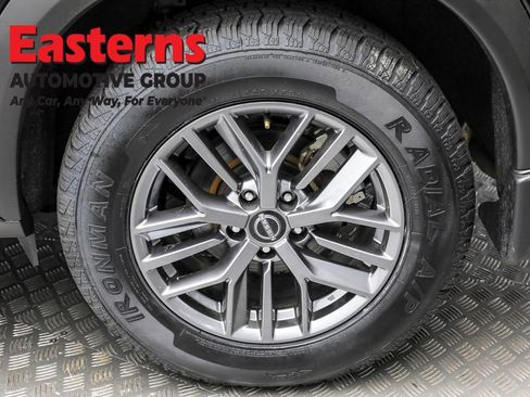 Used 2022 Nissan Rogue S image 8