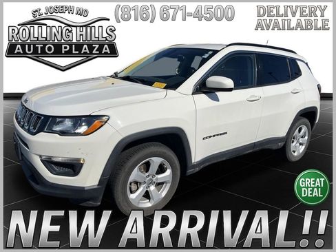 Used 2018 Jeep Compass Latitude w/ Cold Weather Group AWD/4WD image 1