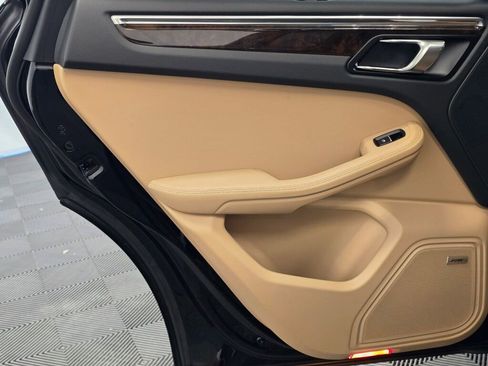 New 2025 Porsche Macan image 21