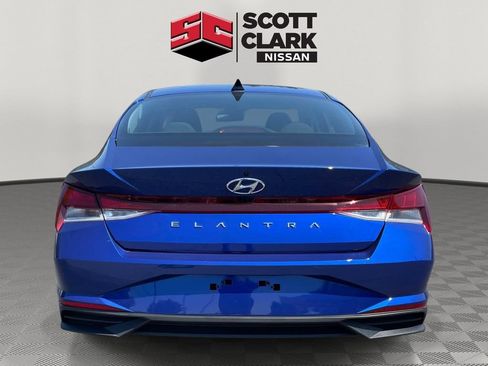 Used 2023 Hyundai Elantra SEL w/ Convenience Package FWD image 5