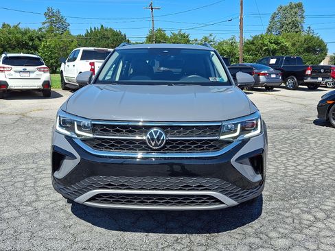 Used 2022 Volkswagen Taos SEL w/ Panoramic Sunroof Package AWD/4WD image 2