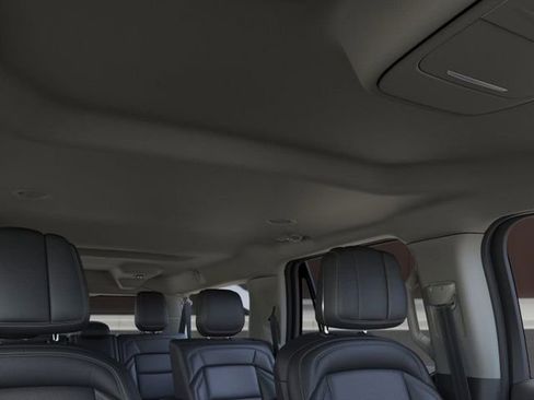 New 2026 Lincoln Navigator L Premier AWD/4WD image 22