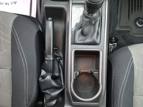 Used 2023 Toyota Tacoma TRD Off-Road image 22