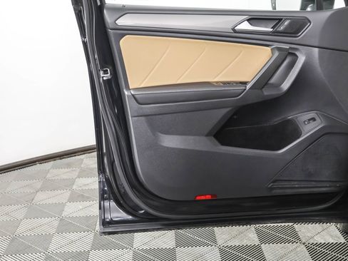 Used 2024 Volkswagen Tiguan SE FWD image 33