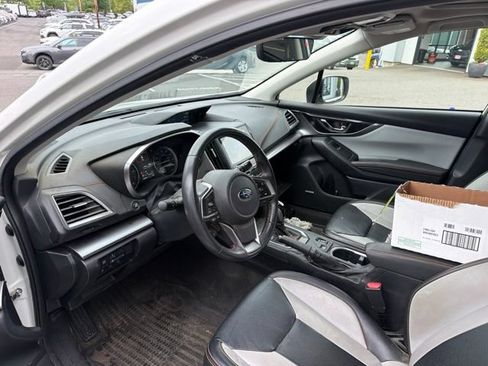 Used 2020 Subaru Crosstrek 2.0i Premium w/ Moonroof Package w/Navigation AWD/4WD image 4