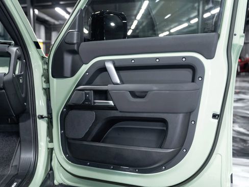 Used 2023 Land Rover Defender 110 75th Limited Edition image 28