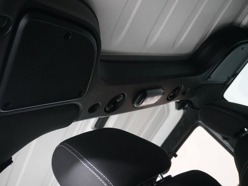 Used 2017 Jeep Wrangler Unlimited Rubicon w/ Connectivity Group image 14