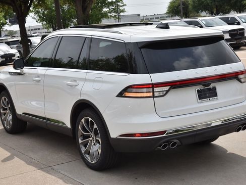 New 2026 Lincoln Aviator Reserve AWD/4WD image 9