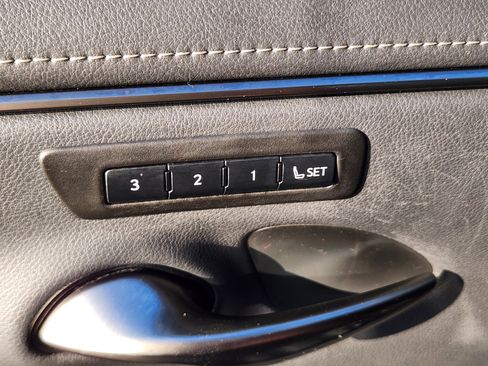 Used 2020 Lexus ES 300h w/ Premium Package image 30