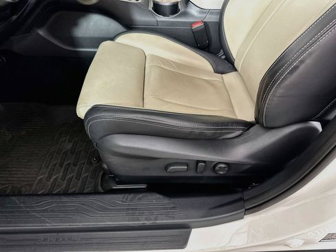 Used 2024 Subaru Outback Limited AWD/4WD image 9