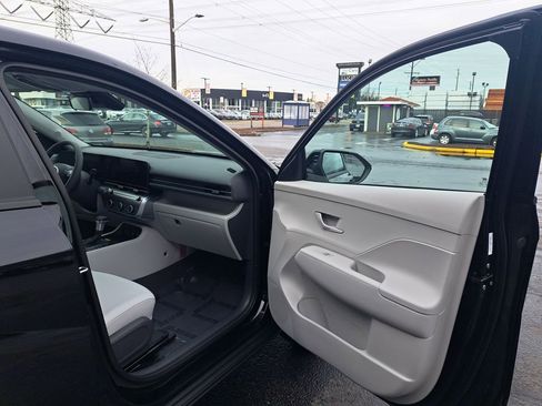 New 2026 Hyundai Kona SE AWD/4WD image 16