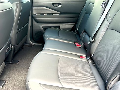 New 2026 Nissan Pathfinder SL FWD image 15