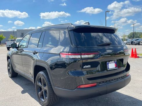 Used 2023 Jeep Grand Cherokee L Laredo AWD/4WD image 18