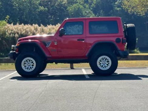 Used 2018 Jeep Wrangler Rubicon image 2