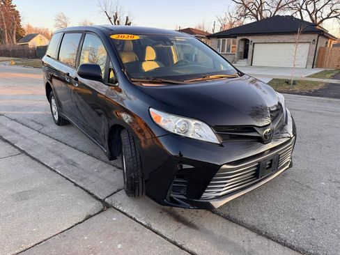 Used 2020 Toyota Sienna L image 4