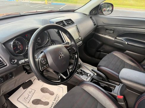 Used 2025 Mitsubishi Outlander Sport ES AWD/4WD image 17