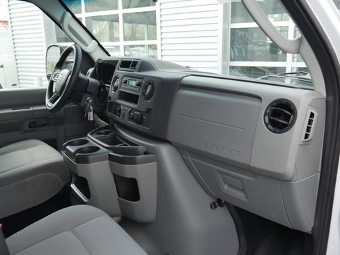Certified 2025 Ford E-450 and Econoline 450 Super Duty w/ Power Equipment Group RWD image 16