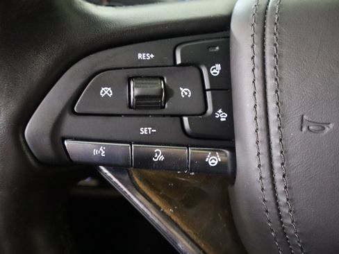Used 2023 Cadillac Escalade ESV Sport Platinum AWD/4WD image 32