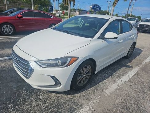 Used 2018 Hyundai Elantra SEL w/ Cargo Package FWD image 3