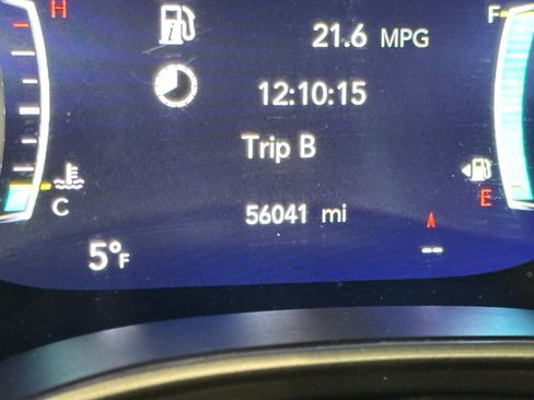 Used 2025 Chrysler Pacifica Select image 18