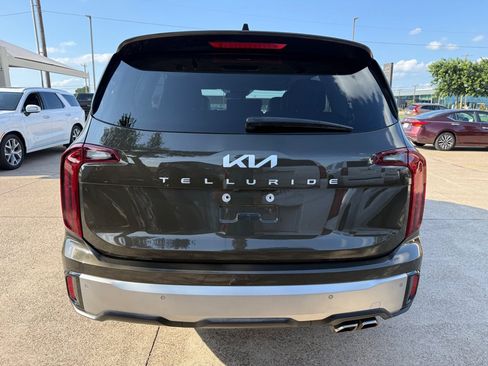 Used 2023 Kia Telluride S FWD image 6