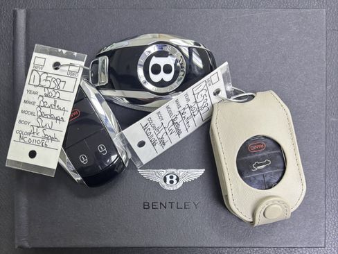 Used 2022 Bentley Bentayga image 55