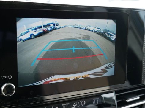 Used 2025 Toyota Sienna LE image 29