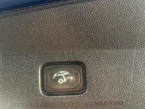 Used 2016 Ford Explorer Limited w/ Equipment Group 301A AWD/4WD image 21