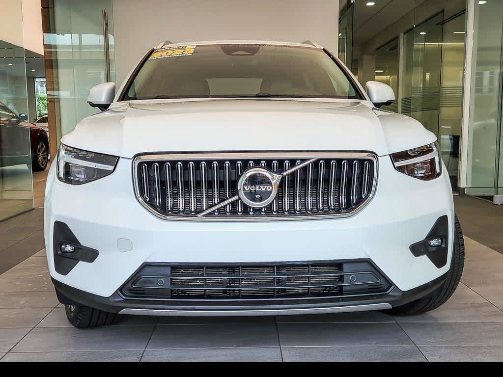 Used 2023 Volvo XC40 B5 Ultimate w/ Protection Package Premier AWD/4WD image 5