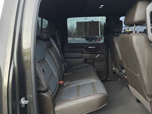 Used 2022 GMC Sierra 3500 Denali w/ Denali Ultimate Package image 15