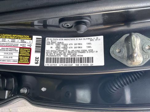 Used 2019 Toyota Tacoma TRD Off-Road image 33