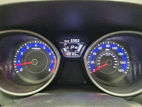 Used 2016 Hyundai Elantra Limited FWD image 23