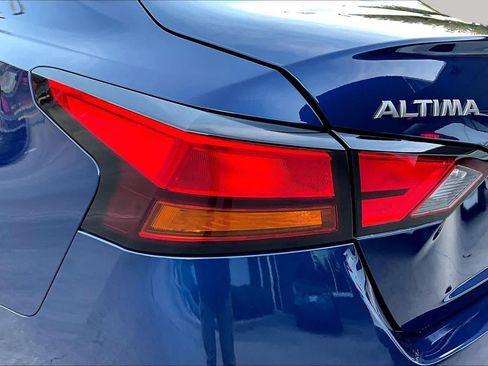 Certified 2024 Nissan Altima 2.5 S FWD image 29
