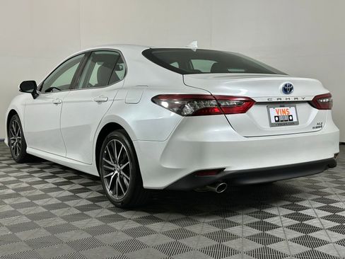 Used 2022 Toyota Camry XLE w/ Cold Weather Package FWD image 32