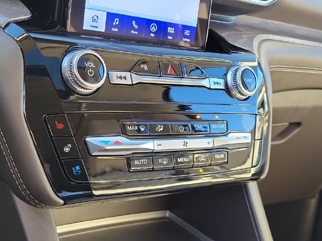 Certified 2023 Ford Explorer Platinum w/ Technology Package AWD/4WD image 24